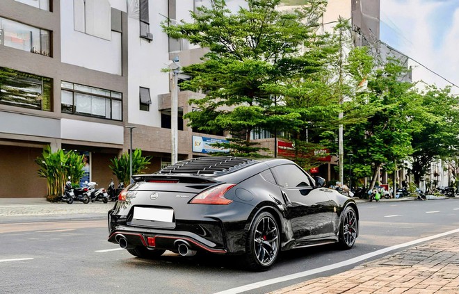 Nissan 370Z Nismo số s&agrave;n duy nhất Việt Nam rao 3,7 tỷ đồng: Đắt hơn RX 350 bản 'base' mua mới, b&ugrave; lại 'xe gần như mới' cho người th&iacute;ch sưu tầm- Ảnh 3.
