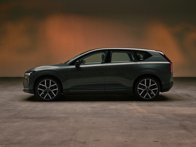 Volvo EX60 ra mắt: Xe điện tích hợp google gemini đầu tiên thế giới vận hành 810 km một lần sạc- Ảnh 5. Volvo EX60 ra mắt: Xe điện tích hợp google gemini đầu tiên thế giới vận hành 810 km một lần sạc- Ảnh 5.