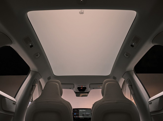 Volvo EX60 ra mắt: Xe điện tích hợp google gemini đầu tiên thế giới vận hành 810 km một lần sạc- Ảnh 9. Volvo EX60 ra mắt: Xe điện tích hợp google gemini đầu tiên thế giới vận hành 810 km một lần sạc- Ảnh 9.