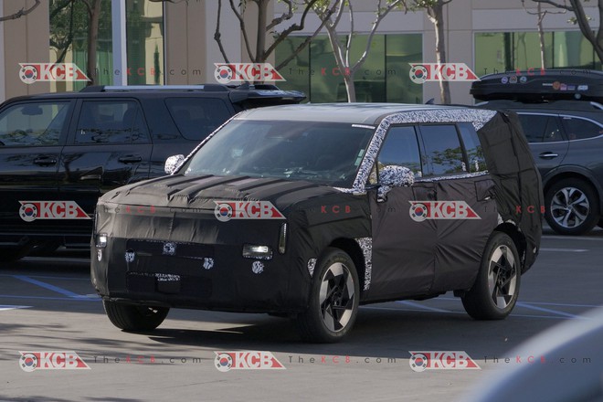 Hyundai Santa Fe facelift bốc ch&aacute;y khi đang chạy thử tại H&agrave;n Quốc: D&acirc;n t&igrave;nh đồn đo&aacute;n do tuỳ chọn động cơ mới, vốn kh&oacute; về Việt Nam- Ảnh 3.