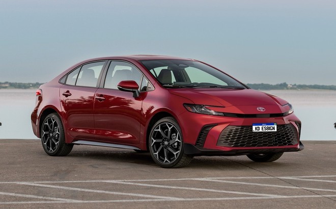 Toyota Corolla đời mới c&oacute; thể th&ecirc;m diện mạo kh&aacute;c biệt n&agrave;y: Giống Camry hơn từ trong ra ngo&agrave;i- Ảnh 2.