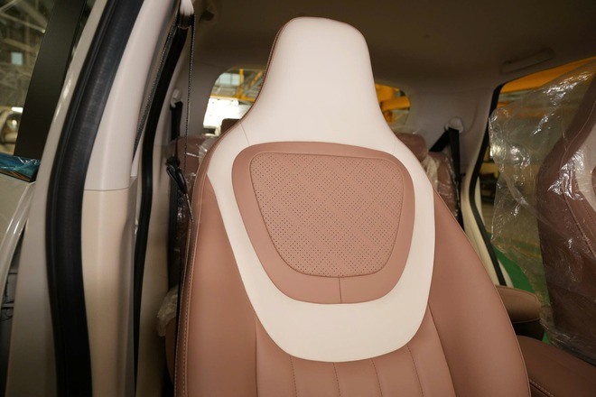 Ảnh thực tế Wuling Bingo 2026 tại Việt Nam: Giá dự kiến từ 399 triệu đồng, cần số như Mercedes, camera 360, đổi cổng sạc từng gây tranh cãi- Ảnh 5. Ảnh thực tế Wuling Bingo 2026 tại Việt Nam: Giá dự kiến từ 399 triệu đồng, cần số như Mercedes, camera 360, đổi cổng sạc từng gây tranh cãi- Ảnh 5.