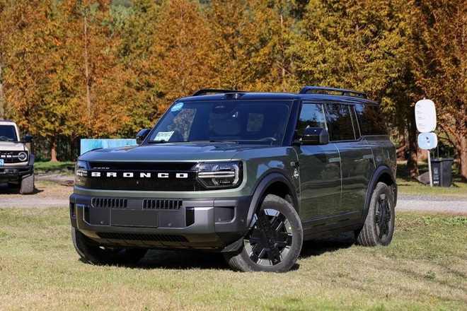 Ford Bronco được đăng k&yacute; tại Việt Nam: C&ugrave;ng cỡ Everest, chung 'gốc' với Territory, pin bản điện đủ chạy H&agrave; Nội - Huế, c&oacute; t&ugrave;y chọn EREV đấu Prado- Ảnh 7.