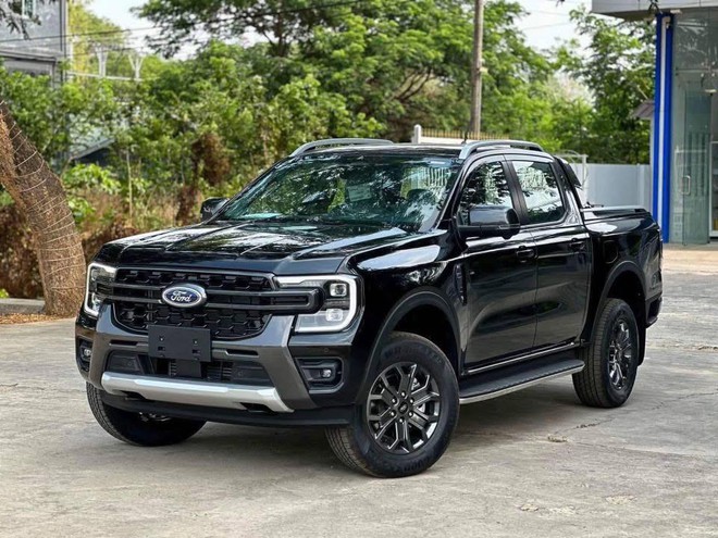 Hilux Trailhunter 2026 đối đầu Ranger Wildtrak: Khi Toyota kh&ocirc;ng c&ograve;n 'ngh&egrave;o' trang bị, 'đức vua' liệu c&oacute; lung lay ng&ocirc;i vương?- Ảnh 2.