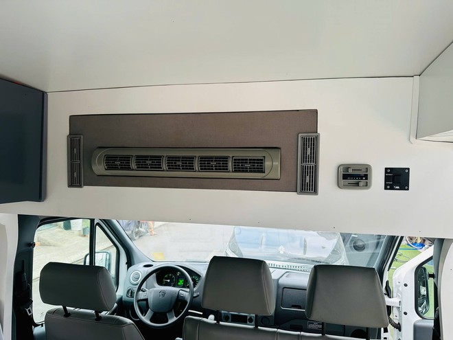 Rao &lsquo;nh&agrave; di động&rsquo; từng của Ngọc Trinh gi&aacute; hơn 800 triệu đồng, người b&aacute;n cho biết mua mới hơn 2 tỷ, lăn b&aacute;nh chỉ 5.000km- Ảnh 17.