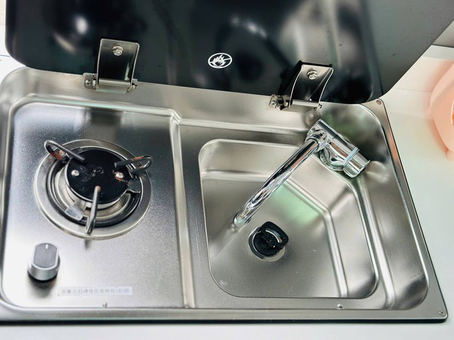 Rao &lsquo;nh&agrave; di động&rsquo; từng của Ngọc Trinh gi&aacute; hơn 800 triệu đồng, người b&aacute;n cho biết mua mới hơn 2 tỷ, lăn b&aacute;nh chỉ 5.000km- Ảnh 15.