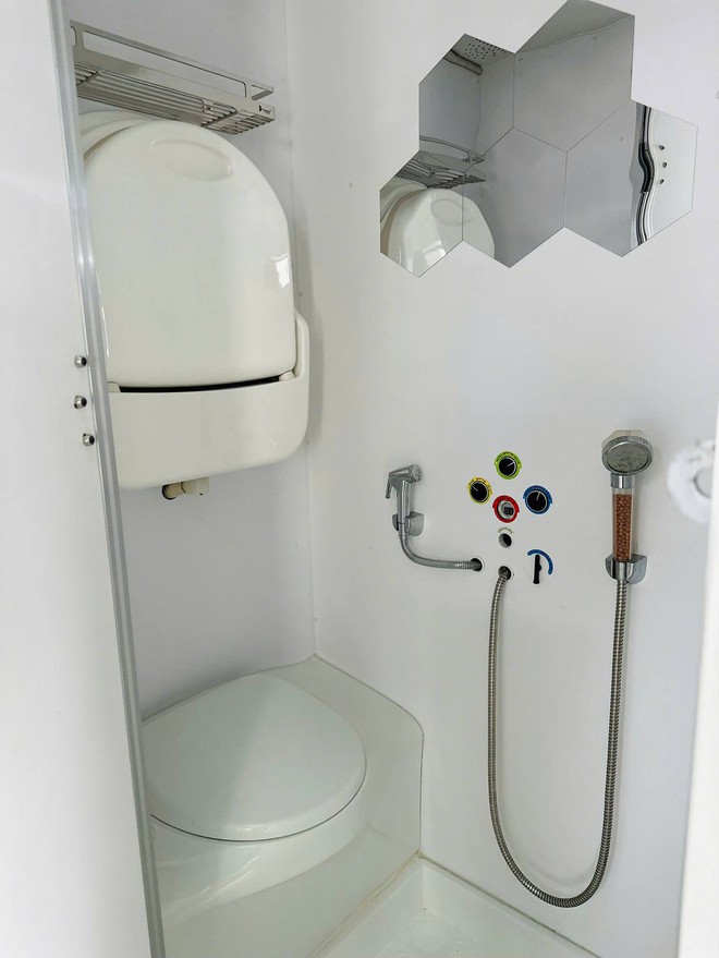 Rao &lsquo;nh&agrave; di động&rsquo; từng của Ngọc Trinh gi&aacute; hơn 800 triệu đồng, người b&aacute;n cho biết mua mới hơn 2 tỷ, lăn b&aacute;nh chỉ 5.000km- Ảnh 16.