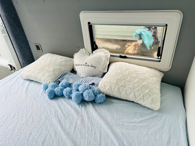 Rao &lsquo;nh&agrave; di động&rsquo; từng của Ngọc Trinh gi&aacute; hơn 800 triệu đồng, người b&aacute;n cho biết mua mới hơn 2 tỷ, lăn b&aacute;nh chỉ 5.000km- Ảnh 12.