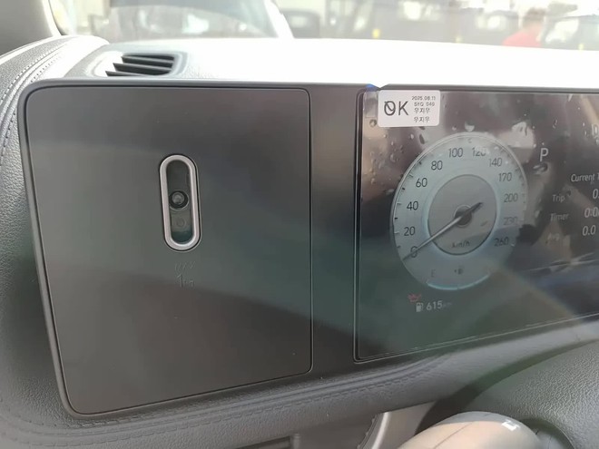 Hyundai Stargazer 2026 lộ không che cả nội, ngoại thất tại Việt Nam: Đầu mới lột xác, cụm màn hình 'khổng lồ' đã mắt hơn, dễ nâng cấp cả ADAS đấu Xpander- Ảnh 4. Hyundai Stargazer 2026 lộ không che cả nội, ngoại thất tại Việt Nam: Đầu mới lột xác, cụm màn hình 'khổng lồ' đã mắt hơn, dễ nâng cấp cả ADAS đấu Xpander- Ảnh 4.