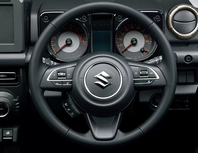 Suzuki Jimny 2026 ra mắt với màn hình lớn hơn và gói ADAS xịn sò hơn, xe chưa sản xuất nhưng khách đã nườm nượp xếp hàng đặt chỗ- Ảnh 6. Suzuki Jimny 2026 ra mắt với màn hình lớn hơn và gói ADAS xịn sò hơn, xe chưa sản xuất nhưng khách đã nườm nượp xếp hàng đặt chỗ- Ảnh 6.