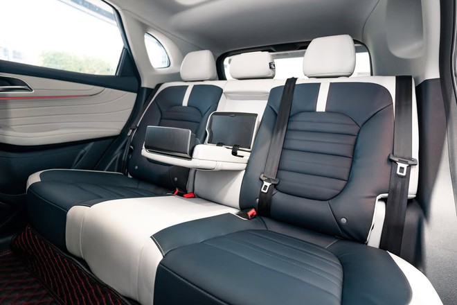 MG HS giảm gi&aacute; mạnh c&ograve;n 529 triệu đồng, &lsquo;ph&aacute; đ&aacute;y&rsquo; ph&acirc;n kh&uacute;c: Ngang cỡ Tucson nhưng rẻ hơn 200 triệu, cạnh tranh gi&aacute; cả xe hạng A- Ảnh 7.