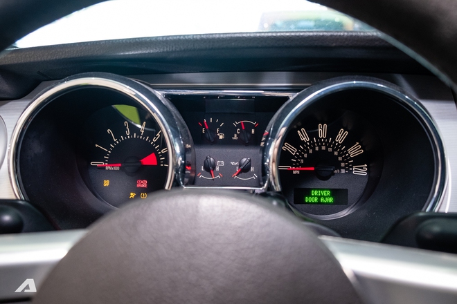 Ford Mustang đời 2007 h&agrave;ng hiếm rao b&aacute;n với gi&aacute; ngang C-Class mới: Ph&aacute;t triển bởi kỹ sư gốc Việt, c&oacute; v&agrave;i chi tiết độ lại so với xe nguy&ecirc;n bản- Ảnh 12.