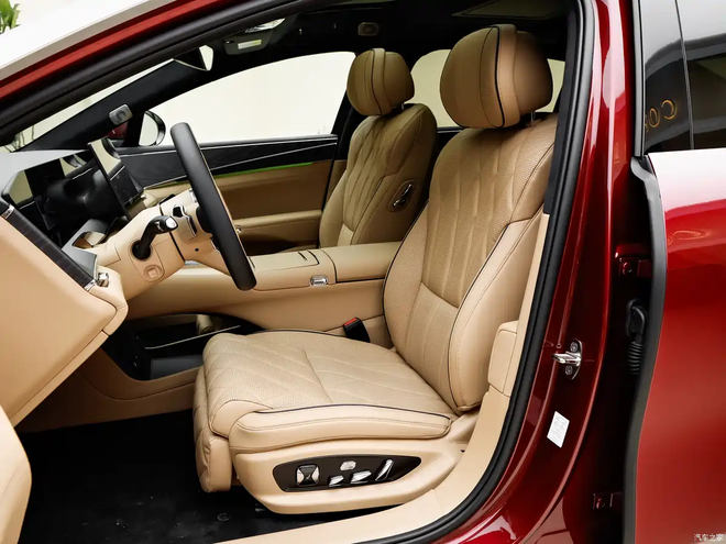 Sedan thuần điện BYD Da Han ra mắt: D&agrave;i hơn cả S-Class, sạc đầy đi hơn 1.000 km, 9 ph&uacute;t sạc 10-97% pin - Ảnh 2.
