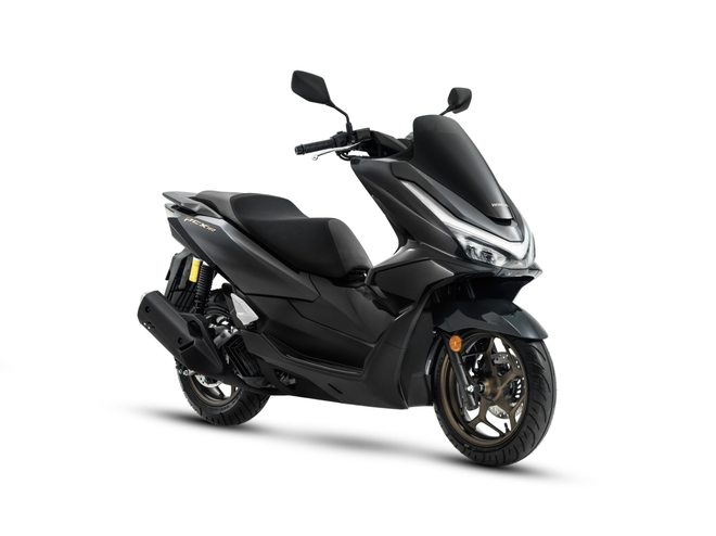 Honda PCX160 2026 mở bán gần Việt Nam: Thiết kế trẻ trung hơn, cốp rộng 30 lít, giá quy đổi hơn 80 triệu - Ảnh 1.