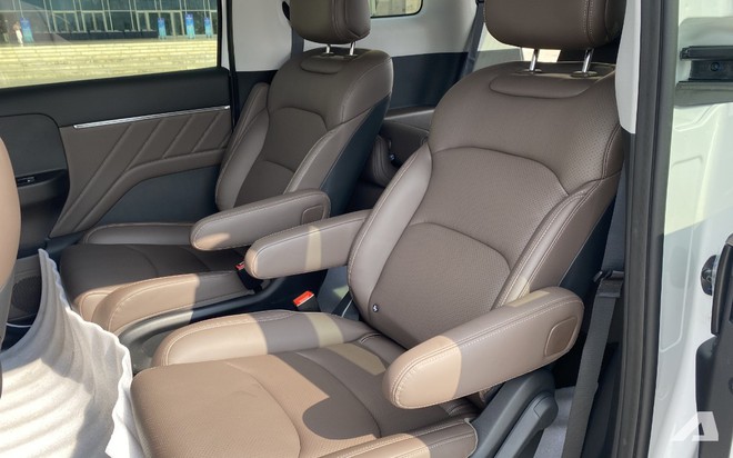 Wuling Darion ra mắt Việt Nam: Giá từ 750 triệu đồng, 2 bản, cửa trượt điện, ghế kiểu thương gia, chạy 500km/sạc, cạnh tranh BYD M6 - Ảnh 4.