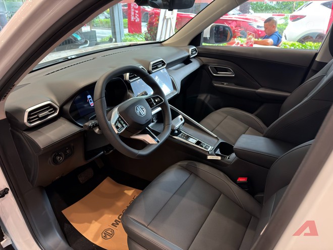Chi tiết MG ZS thế hệ mới ra mắt Việt Nam: Gi&aacute; 668 triệu đồng, m&aacute;y hybrid 197 m&atilde; lực, nhiều trang bị đ&aacute;ng ch&uacute; &yacute; - Ảnh 4.