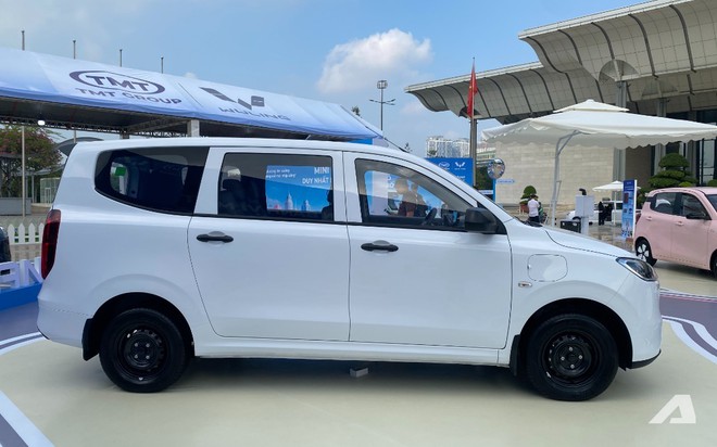 Ảnh thực tế Wuling Grango gi&aacute; 519 triệu đồng tại Việt Nam: Ngang cỡ Xpander, 7 chỗ, chạy tới 300km/sạc, sạc 30-80% trong nửa tiếng - Ảnh 8.