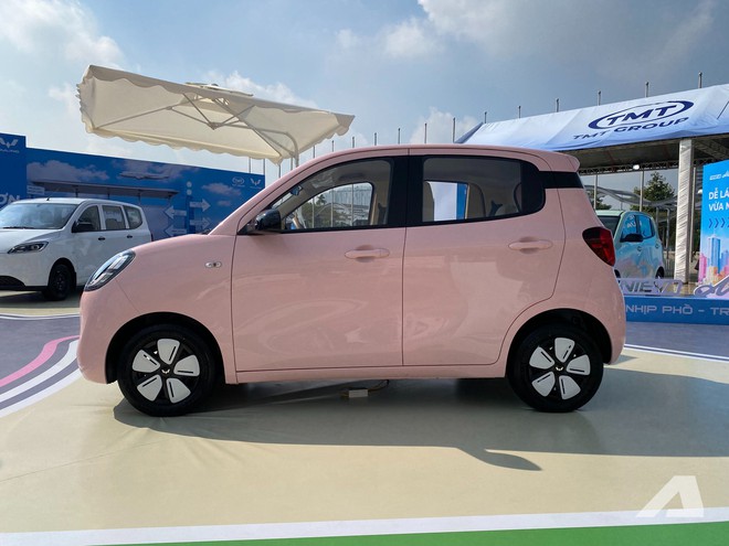 Wuling Mini EV Macaron ra mắt Việt Nam: Gi&aacute; từ 279 triệu đồng, 5 cửa, sạc nhanh, đi tới 300km/sạc - Ảnh 2.
