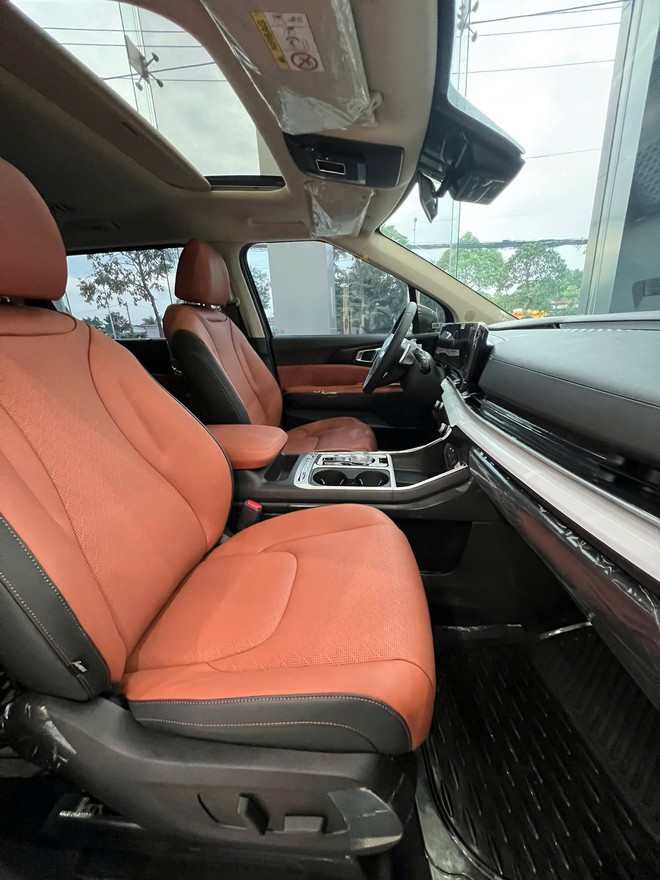 Kia Carnival giảm gi&aacute; tới 170 triệu tại đại l&yacute;, mua mới rẻ như mua cũ - Ảnh 6.