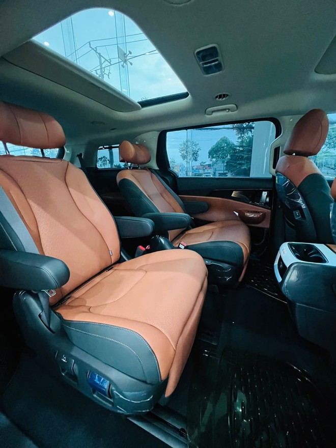 Kia Carnival giảm gi&aacute; tới 170 triệu tại đại l&yacute;, mua mới rẻ như mua cũ - Ảnh 7.
