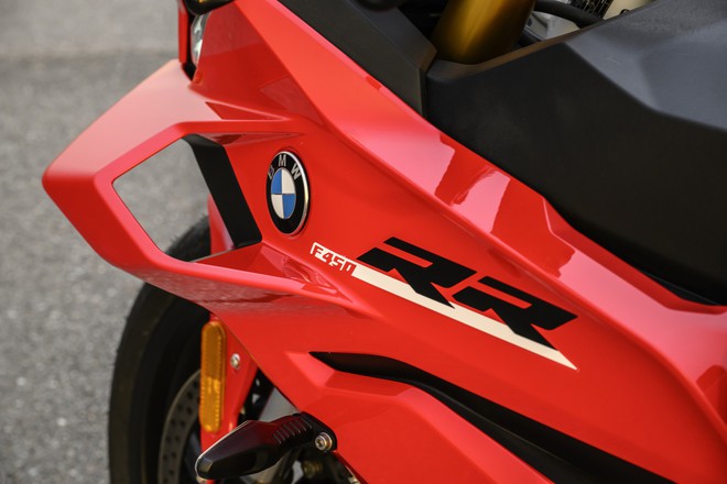 BMW ra mắt tiểu 'c&aacute; voi' S 1000 RR: Mạnh chưa tới 50 m&atilde; lực, c&oacute; sẵn phanh Brembo, gi&aacute; quy đổi 232 triệu - Ảnh 3.