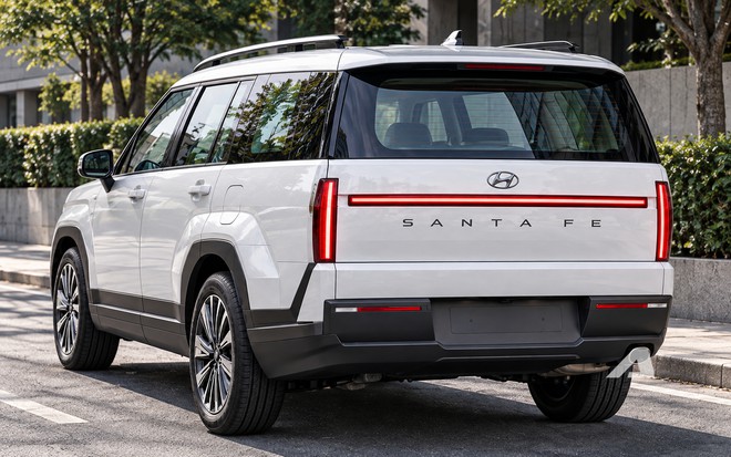 Hyundai Santa Fe 2027 để lộ th&ecirc;m nhiều chi tiết mới: Đ&egrave;n hậu dọc như Range Rover, mặt trước cũng thay đổi r&otilde; n&eacute;t - Ảnh 4.