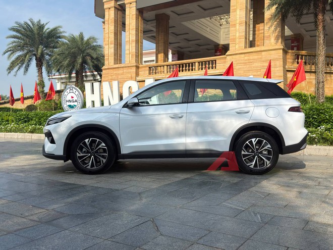 Chi tiết BYD Sealion 5 DM-i bản ti&ecirc;u chuẩn: Thiếu ADAS, kh&ocirc;ng sạc nhanh, b&ugrave; lại bằng mức gi&aacute; tiệm cận SUV B - Ảnh 2.
