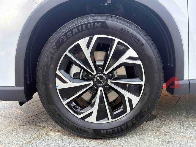 Chi tiết BYD Sealion 5 DM-i bản ti&ecirc;u chuẩn: Thiếu ADAS, kh&ocirc;ng sạc nhanh, b&ugrave; lại bằng mức gi&aacute; tiệm cận SUV B - Ảnh 3.