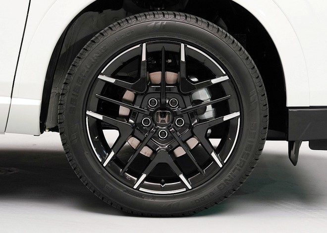 Honda HR-V 2027 ra mắt với g&oacute;i ngoại thất thể thao, m&acirc;m mới, th&ecirc;m cửa sổ trời to&agrave;n cảnh, 10 loa cạnh tranh Xforce, Yaris Cross - Ảnh 10.