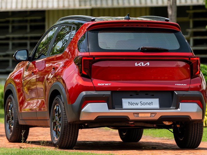 Kia Sonet xả kho giảm gi&aacute; h&agrave;ng chục triệu tại đại l&yacute;, bản cao nhất cũng chỉ nhỉnh hơn 500 triệu đồng - Ảnh 3.