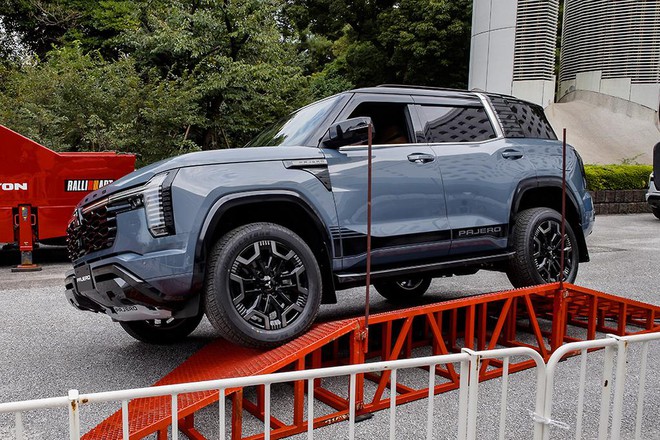 Mitsubishi Pajero đời mới tiếp tục &lsquo;hot rần rần&rsquo; ở nước kh&aacute;c sau khi &lsquo;nổ đơn&rsquo; tại qu&ecirc; nh&agrave;, liệu c&oacute; sớm về Việt Nam? - Ảnh 3.