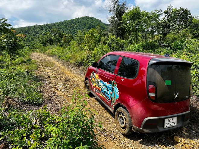Cất Pajero Sport, người đàn ông này chọn đem VinFast VF 2 xuyên Việt trong 365 ngày: Chạy hơn 4.000km tháng đầu, có lúc 'toát mồ hôi' - Ảnh 9.