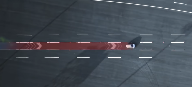 Video: BYD cho nổ lốp ở 140km/h để chứng minh độ an to&agrave;n của mẫu xe gi&aacute; quy đổi chỉ hơn 250 triệu đồng - Ảnh 4.