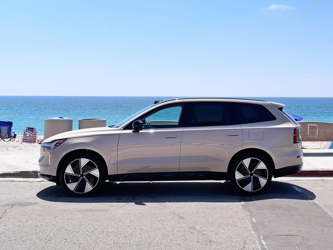 Volvo EX90 lộ diện trước ng&agrave;y ra mắt ở Việt Nam: Trang bị m&ocirc;-tơ đ&ocirc;i, mạnh 517 m&atilde;, tầm vận h&agrave;nh hơn 600km/sạc - Ảnh 5.
