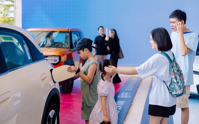 Khai mạc VIMS 2026: Kh&aacute;ch đến từ trước giờ mở cửa, khu trưng b&agrave;y v&agrave; khu l&aacute;i thử k&iacute;n người tham quan - Ảnh 10.