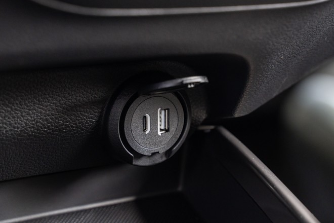 Suzuki XL7 2026 ra mắt Việt Nam: Gi&aacute; từ gần 570 triệu đồng, thiết kế tinh chỉnh bắt mắt hơn, th&ecirc;m bản 'base' mới rẻ hơn cạnh tranh Xpander - Ảnh 20.
