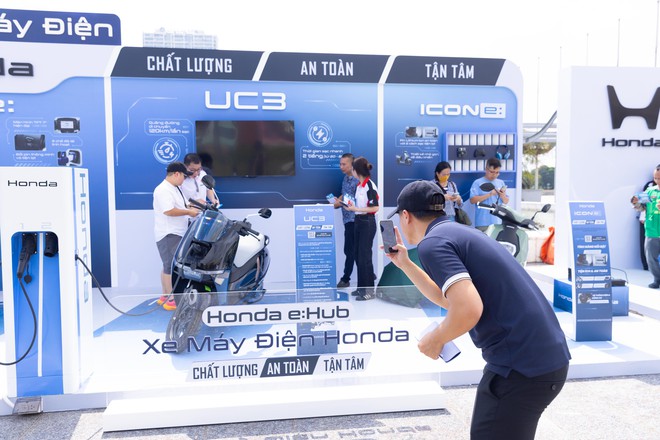 Nh&igrave;n lại sức n&oacute;ng của VIMS 2026: 2 ng&agrave;y tổ chức, quy tụ 20 thương hiệu, 60 mẫu xe v&agrave; hơn 2.000 lượt l&aacute;i thử - Ảnh 13.