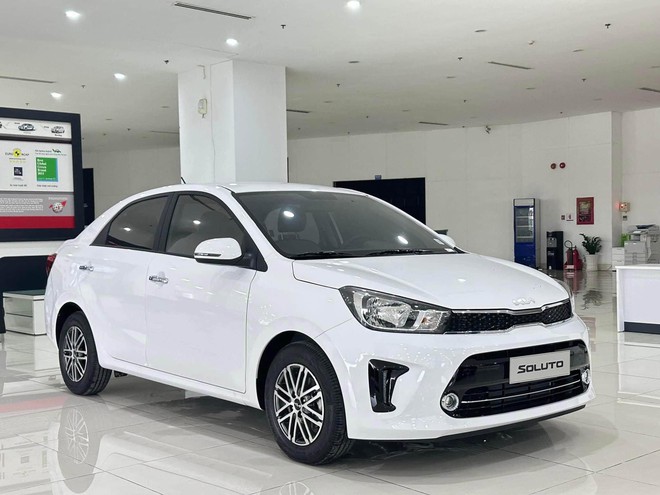 Kia Soluto giảm giá còn dưới 300 triệu đồng: Rẻ nhất phân khúc nhưng cấu hình hộp số không dành cho số đông - Ảnh 3.
