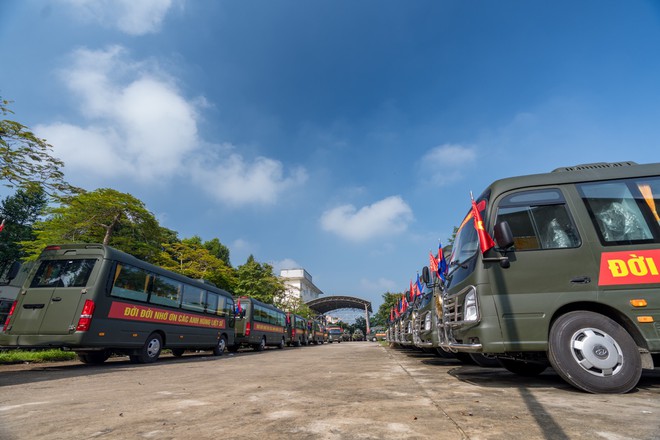 35 xe Hyundai County được cải ho&aacute;n th&agrave;nh phương tiện đặc biệt phục vụ t&igrave;m kiếm h&agrave;i cốt liệt sĩ - Ảnh 2.