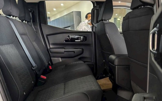 Mitsubishi Triton vẫn khuyến mại mạnh tay sau th&aacute;ng l&ecirc;n top doanh số ph&acirc;n kh&uacute;c: Giảm lăn b&aacute;nh tới 56 triệu đồng, bản mới ra mắt cũng kh&ocirc;ng ngoại lệ - Ảnh 5.