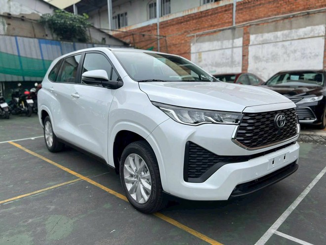 Toyota bán chạy gần gấp rưỡi tại Việt Nam sau tháng ngâu: Yaris Cross có doanh số ‘khủng’ nhất, Hilux dần mất phong độ - Ảnh 4.