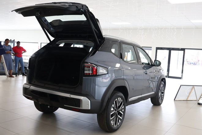 Nissan Tekton - SUV c&ugrave;ng cỡ Creta lộ cấu h&igrave;nh 7 chỗ với th&acirc;n d&agrave;i, m&acirc;m lốp lớn hơn, dễ n&acirc;ng cấp cả ADAS - Ảnh 8.