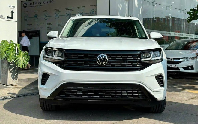 VW Teramont c&oacute; 'chi&ecirc;u' mới dọn kho l&ocirc; cuối, đ&oacute;n bản mới về sau Tết: Gi&aacute; vẫn 1,788 tỷ đồng nhưng t&ugrave;y biến m&agrave;u miễn ph&iacute;, th&ecirc;m cạnh tranh Palisade- Ảnh 4.