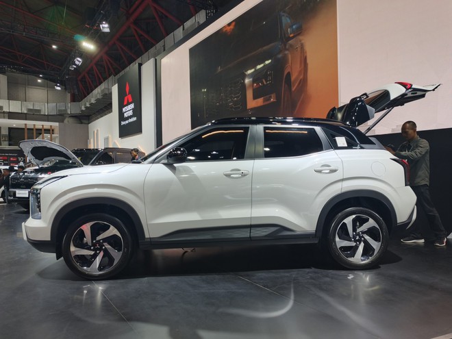 Mitsubishi Destinator, Xforce c&oacute; bản n&acirc;ng cấp đặc biệt: Th&ecirc;m thanh gi&aacute; n&oacute;c, gương điện tử như Land Rover, về Việt Nam sẽ c&agrave;ng &lsquo;hot&rsquo;- Ảnh 6.