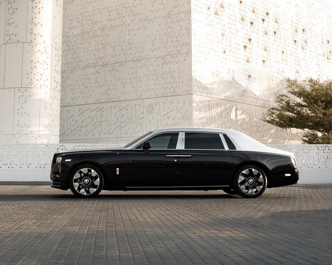 Rolls-Royce Phantom c&oacute; bản khắc laser độc nhất thế giới: Hoạ tiết c&oacute; thể g&acirc;y hoa mắt, độ s&acirc;u vết khắc d&agrave;y gần gấp đ&ocirc;i tờ tiền- Ảnh 5.