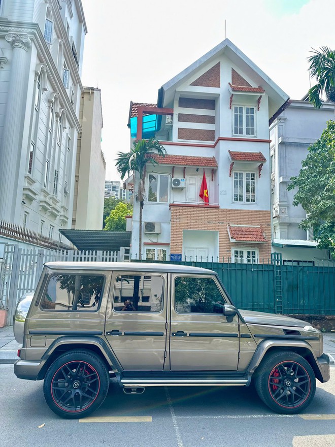 Mercedes G 63 AMG gi&aacute; hơn 4 tỷ đồng tr&ocirc;ng vẫn bảnh như xe đời mới: Nội, ngoại thất được lột x&aacute;c bằng g&oacute;i độ c&oacute; thể tới tiền tỷ- Ảnh 3.