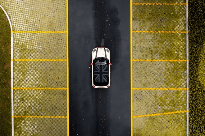 Cái gật đầu muộn của chủ xe Ferrari và hành trình ‘chụp, in ảnh, trao tay’: Cảm xúc tạo ra triệu view chứ không phải xế khủng!- Ảnh 20. Cái gật đầu muộn của chủ xe Ferrari và hành trình ‘chụp, in ảnh, trao tay’: Cảm xúc tạo ra triệu view chứ không phải xế khủng!- Ảnh 20.