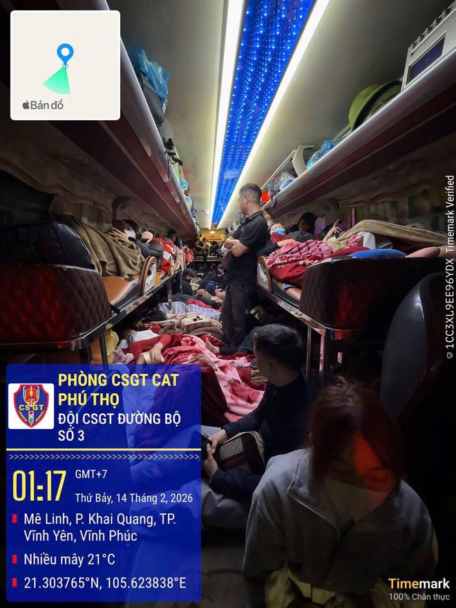 Kỷ lục: Xe khách bị phạt gần 300 triệu đồng ngày cận Tết và khung cảnh 'không thể tưởng tượng' bên trong- Ảnh 2. Kỷ lục: Xe khách bị phạt gần 300 triệu đồng ngày cận Tết và khung cảnh 'không thể tưởng tượng' bên trong- Ảnh 2.