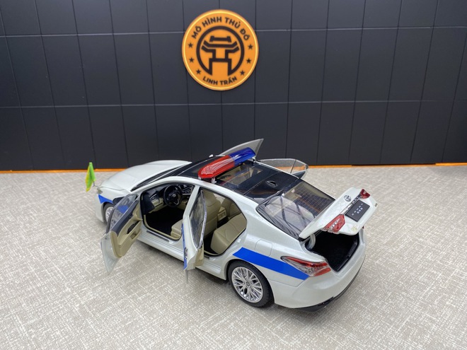 Từ Toyota Crown tới VinFast VF 9: Tay chơi H&agrave; Th&agrave;nh kể chuyện lịch sử bằng m&ocirc; h&igrave;nh xe- Ảnh 22.