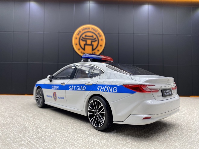 Từ Toyota Crown tới VinFast VF 9: Tay chơi H&agrave; Th&agrave;nh kể chuyện lịch sử bằng m&ocirc; h&igrave;nh xe- Ảnh 25.